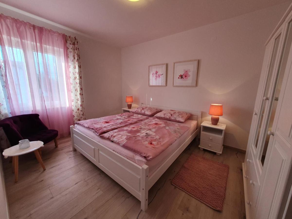 Apartments Zic Malinska Esterno foto